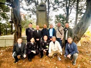 八重御野立所趾碑